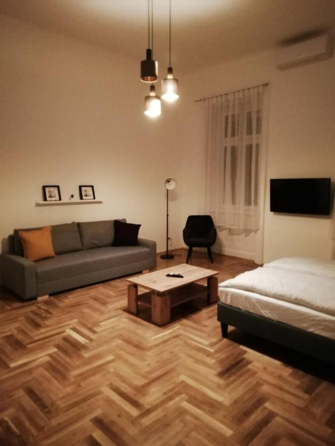 דירות בודפשט Luxury New Cozy Flat At Dob Street Nearby Gozsdu Court מראה חיצוני תמונה